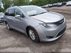2018 Chrysler Pacifica Touring L Silver vin: 2C4RC1BG3JR315607