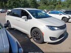 2020 Chrysler Pacifica Touring L White vin: 2C4RC1BG5LR122863