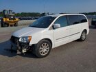 2016 Chrysler Town & Country Touring White vin: 2C4RC1BGXGR238680