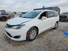 2018 Chrysler Pacifica Touring L White vin: 2C4RC1BGXJR114416
