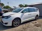 2017 Chrysler Pacifica Limited White vin: 2C4RC1GG8HR821713