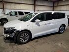 2022 Chrysler Pacifica Hybrid Touring L White vin: 2C4RC1L71NR139600