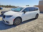 2025 Chrysler Pacifica Hybrid Select White vin: 2C4RC1S70SR500201
