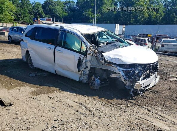 2025 TOYOTA SIENNA LE