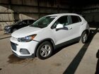 2020 Chevrolet Trax Ls White vin: 3GNCJKSB8LL172392