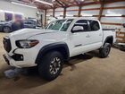 2019 Toyota Tacoma Trd Off-road White vin: 3TMCZ5AN2KM208598