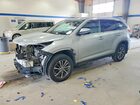 2019 Toyota Highlander Xle Silver vin: 5TDJZRFH6KS734153