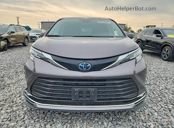 2022 TOYOTA SIENNA XLE