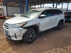 2019 Toyota Highlander Le White vin: 5TDZARFH2KS046029