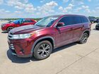 2018 Toyota Highlander Le Maroon vin: 5TDZZRFH8JS268694