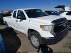 2017 Toyota Tundra Sr 5.7l V8 Белый vin: 5TFCW5F10HX020857