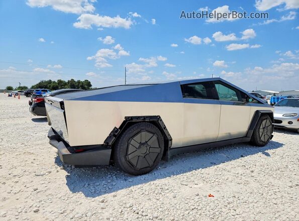 2025 TESLA CYBERTRUCK