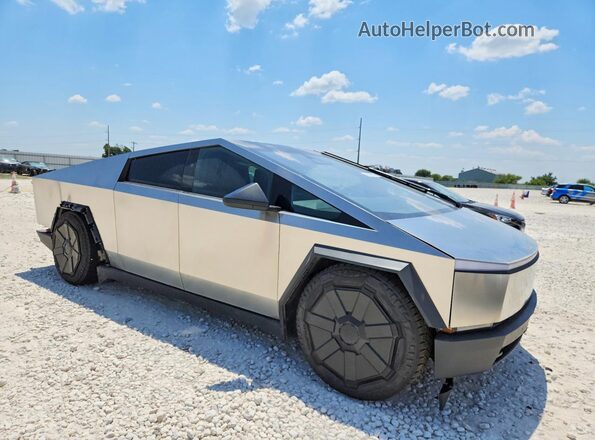 2025 TESLA CYBERTRUCK