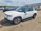 2023 Rivian R1s Adventure Белый vin: 7PDSGABA2PN014357