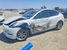 2024 Tesla Model Y White vin: 7SAYGAEE1RF005301