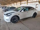 2024 Tesla Model Y Белый vin: 7SAYGDED1RF093999