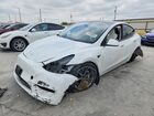 2024 Tesla Model Y Белый vin: 7SAYGDEDXRA303951