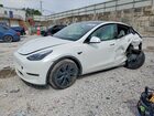 2024 Tesla Model Y White vin: 7SAYGDEE1RF209324