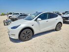 2024 Tesla Model Y White vin: 7SAYGDEE3RA306666