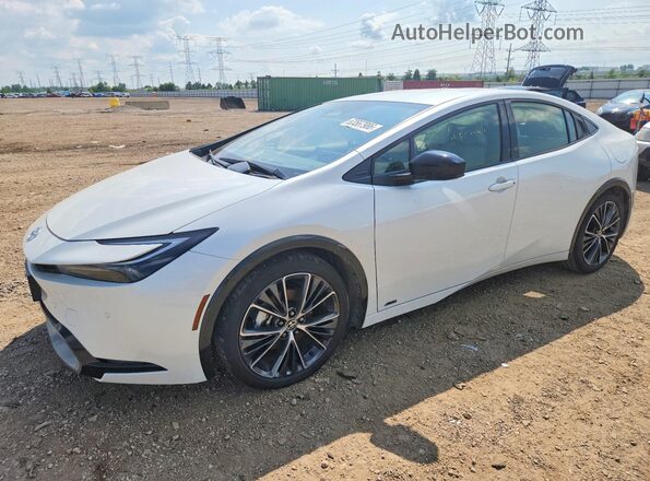 2024 TOYOTA PRIUS XLE