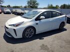2019 Toyota Prius Xle White vin: JTDKARFU5K3083348