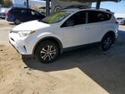 2016 Toyota Rav4 Le White vin: JTMBFREV0GJ071560