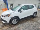 2018 Chevrolet Trax Ls White vin: KL7CJKSB5JB721745