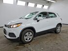 2018 Chevrolet Trax Ls White vin: KL7CJKSBXJB721689