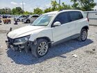 2017 Volkswagen Tiguan S Белый vin: WVGAV7AX6HK042498