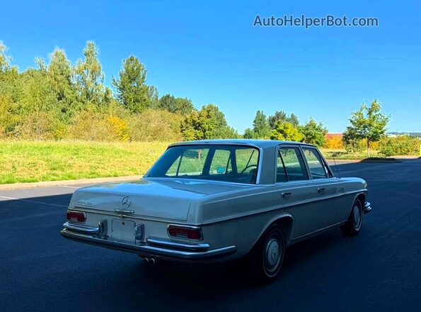 1967 MERCEDES-BENZ 250SE AUTOMATIC