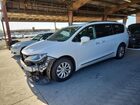 2017 Chrysler Pacifica Touring L White vin: 2C4RC1BG1HR535399