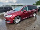 2019 Chrysler Pacifica Touring L Burgundy vin: 2C4RC1BG1KR560309