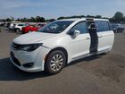 2017 Chrysler Pacifica Touring L White vin: 2C4RC1BG9HR621771
