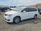 2018 Chrysler Pacifica Touring L White vin: 2C4RC1BGXJR110558