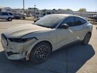 2025 Ford Mustang Mach-e Premium Кремовый vin: 3FMTK3R70SMA57299