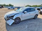 2019 Toyota Yaris Le White vin: 3MYDLBYV9KY504075