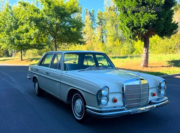 1967 MERCEDES-BENZ 250SE AUTOMATIC