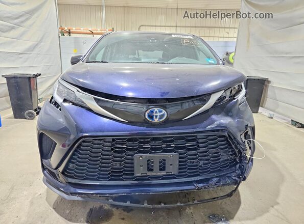 2022 TOYOTA SIENNA XSE