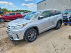 2018 Toyota Highlander Xle Silver vin: 5TDJZRFH0JS488084