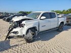 2018 Toyota Tacoma Trd Sport White vin: 5TFAZ5CN7JX057237
