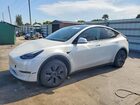 2025 Tesla Model Y White vin: 7SAYGDED9SA377402